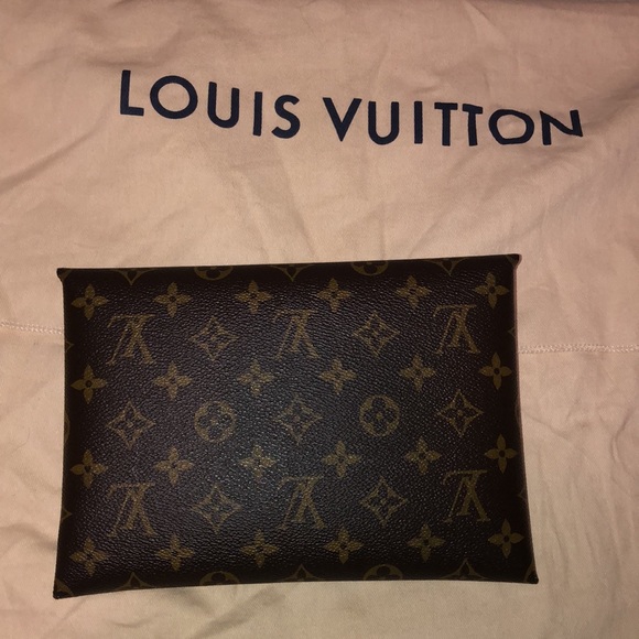 ❌SOLD❌Louis Vuitton - LARGE KIRIGAMI POCHETTE - Picture 2 of 5